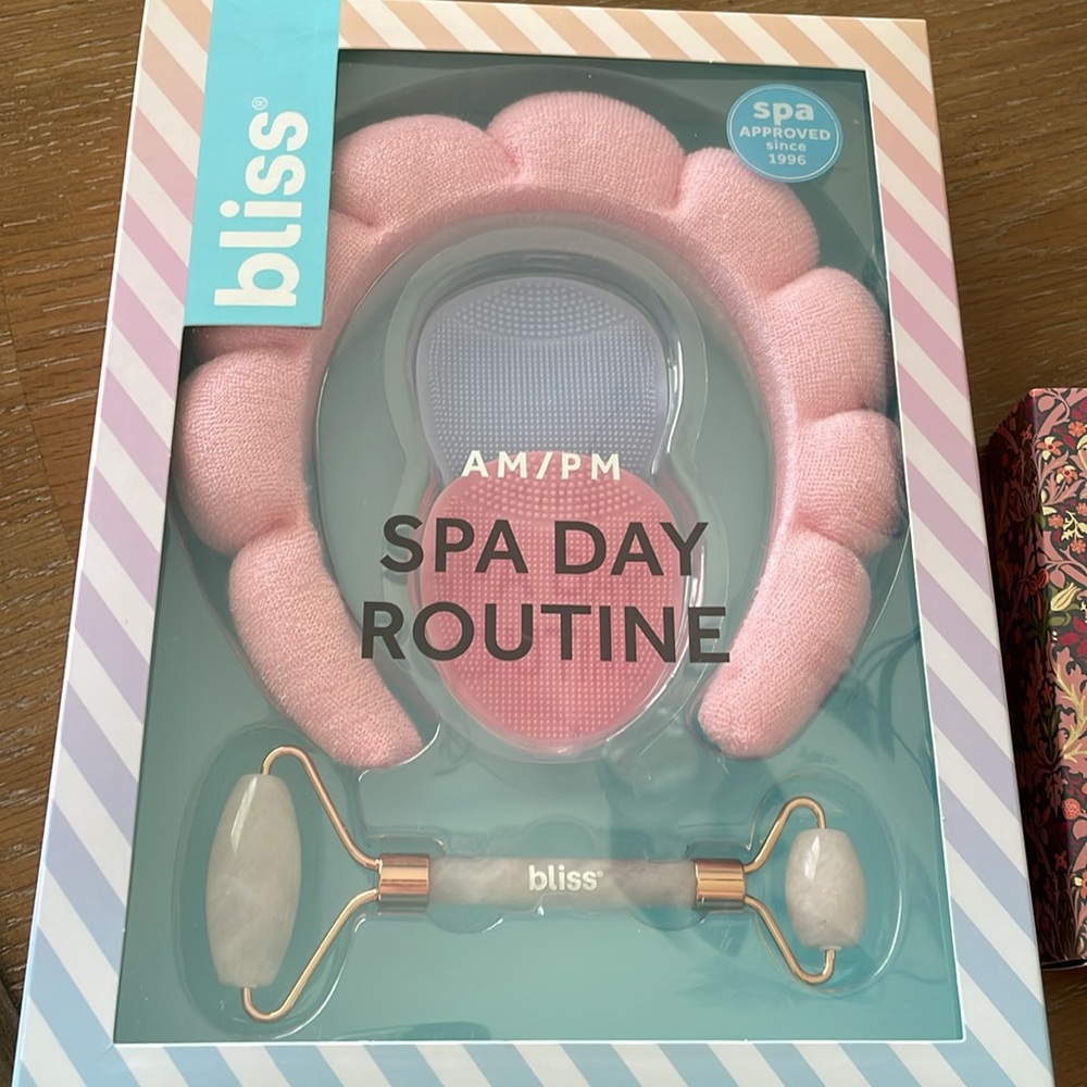 Bliss Spa Day Routine Set with Jade Roller, face scrubber, headband
